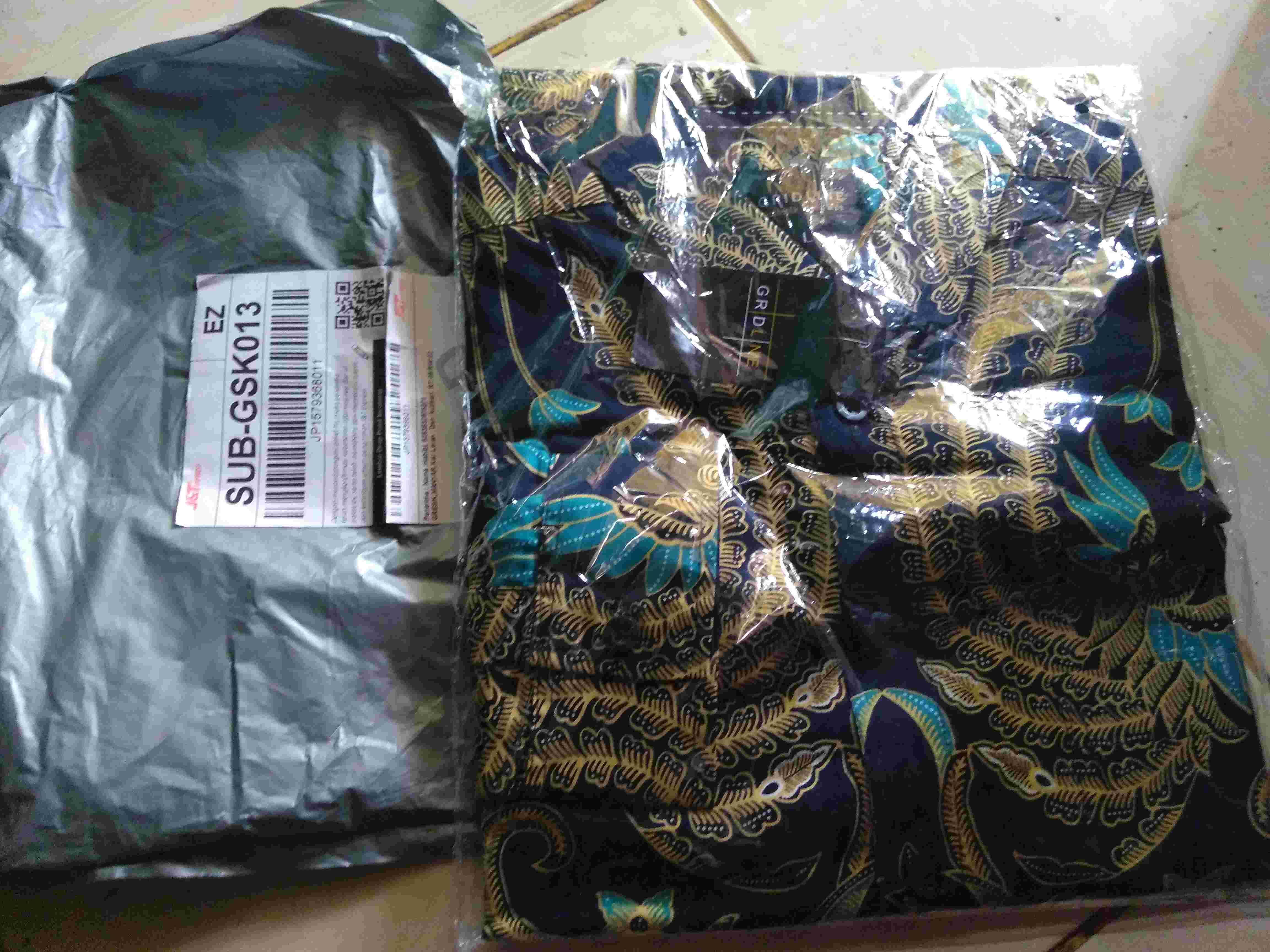 [gridline - Ls038 Grey & Navy] Kemeja Batik Pria Katun Lengan Panjang Slimfit Match Modern