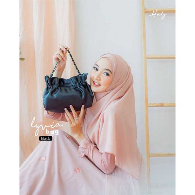 lyvia bag hody