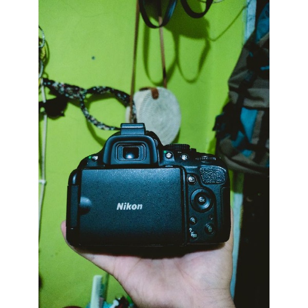NIKON D5100 LAYAR LIPAT BEKAS RASA BARU MULUS LIKE NEW SC 15K