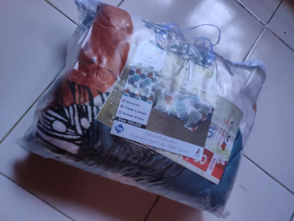 Selimut Nuansa Alam Lady Rose Uk.160x200 Cm Motif Aquatic, Big Leaf, Glory Bernuansa Hijau Dan Biru