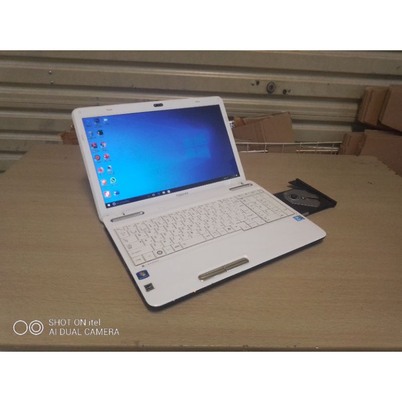 LAPTOP LEPTOP SECOND TOSHIBA CORE I5 RAM 4GB 15 INCH MULUS GENERASI BARU WINDOWS 10 ZOOM DESIGN GAMI