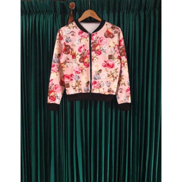 Jaket bomber motif bunga