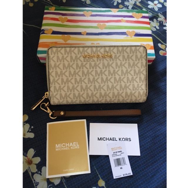 Michael Kors Wallet / Dompet MK Jet Set Travel Zipper Vanilla Acorn / Dompet HP / Wrislet