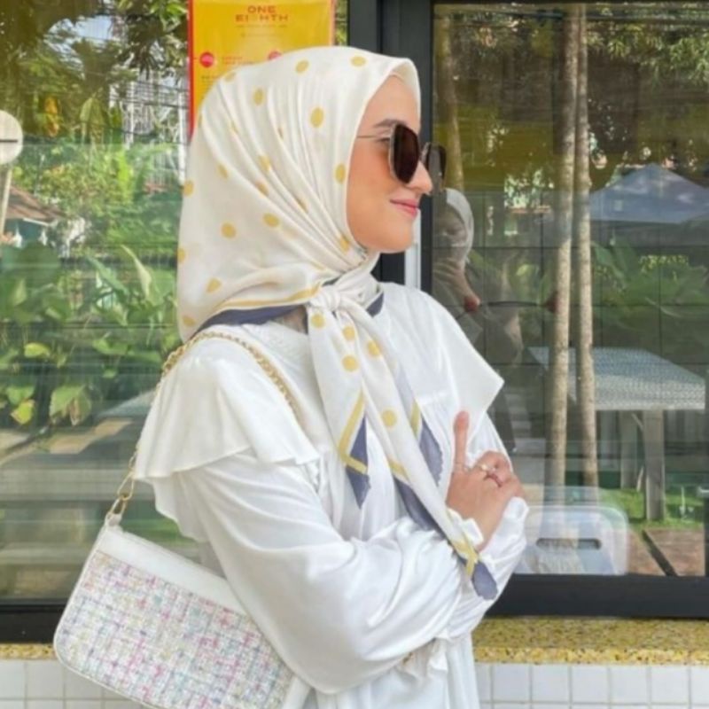 vnh_ HIJAB SEGIEMPAT VOAL DEENAY KW SERI POLKA TERLARIS