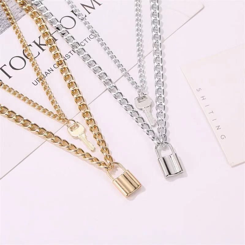 Korean Fashion Kalung Gembok Emas Liontin Kalung Rantai Wanita Retro Simple Kunci Kreatif Wanita