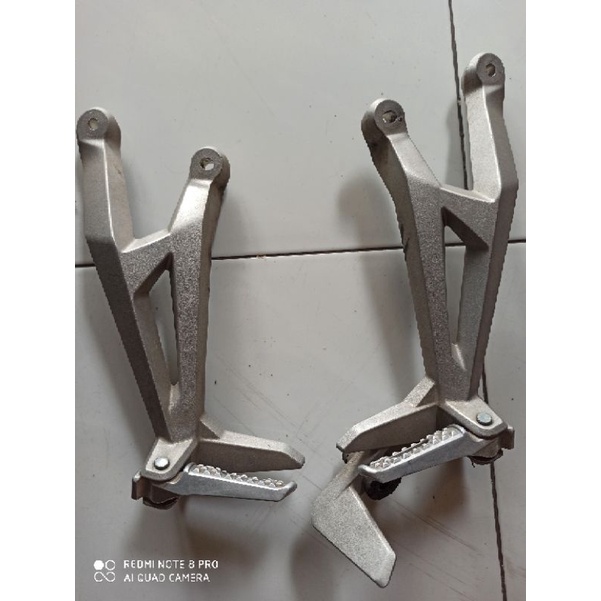 footstep belakang CBR 250RR original