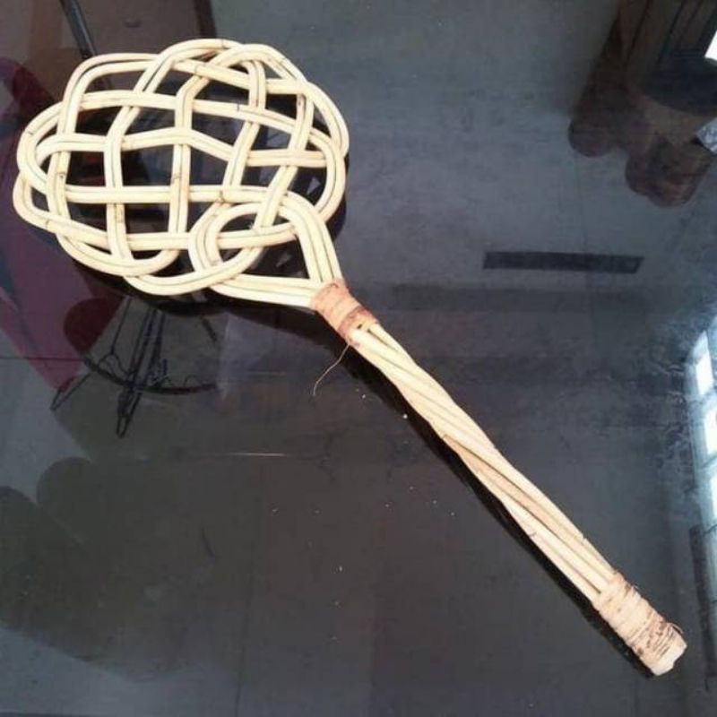 PEMUKUL KASUR ROTAN