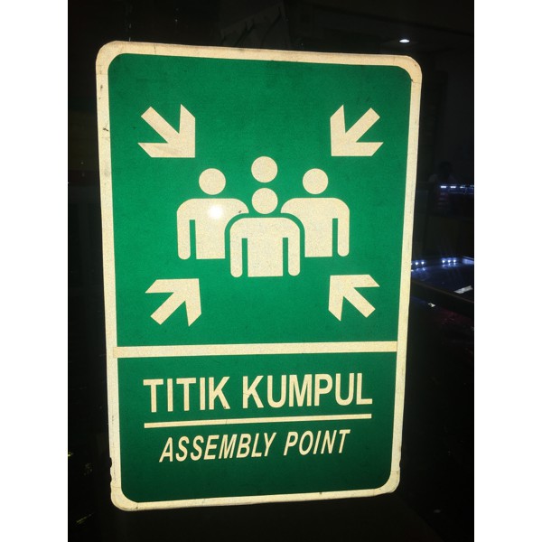 

TERMUURAAH, safety sign 3m assembly point / asembly point / tanda titik tumpul .