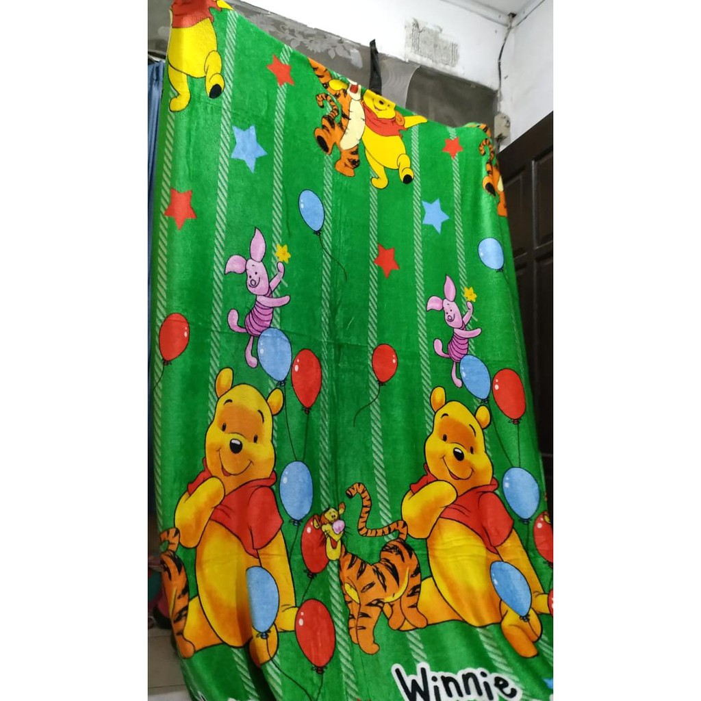 Selimut Karakter motif anak laki-laki dan perempuan