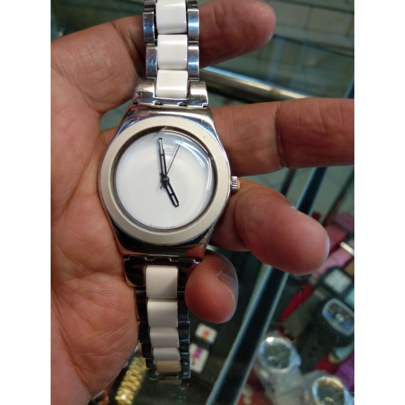preloved jam tangan original wanita swatch irony YLS141G