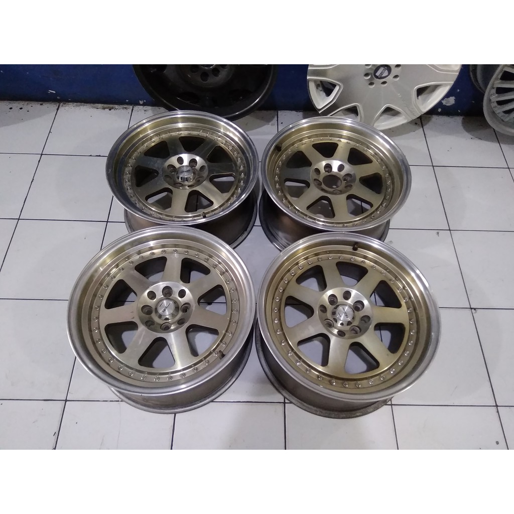 velg mobil  Mugen R17 Pcd 4X100-4X114,3 Lebar Rata 8 Offset 35 Gold