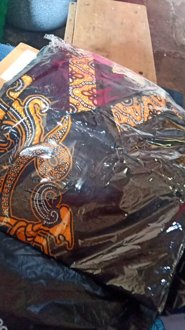 Hem Batik Pria Lengan Pendek