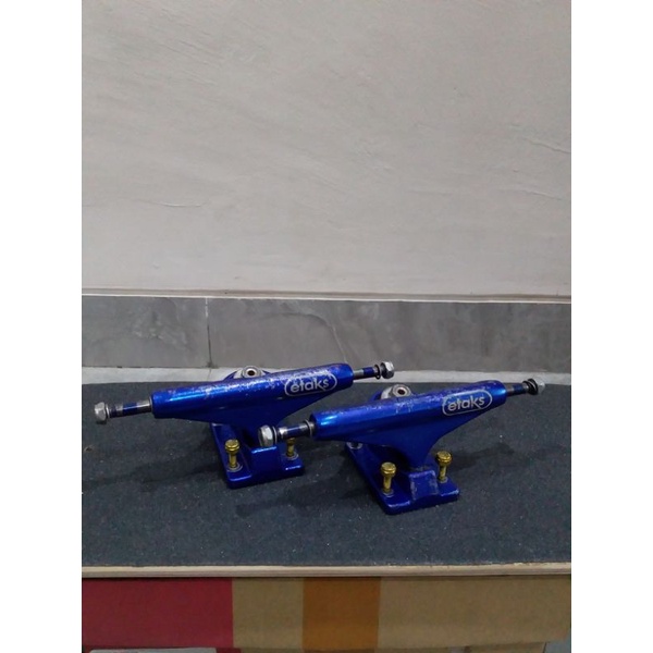 Skateboard Truck Etaks + boltnuts second / bekas