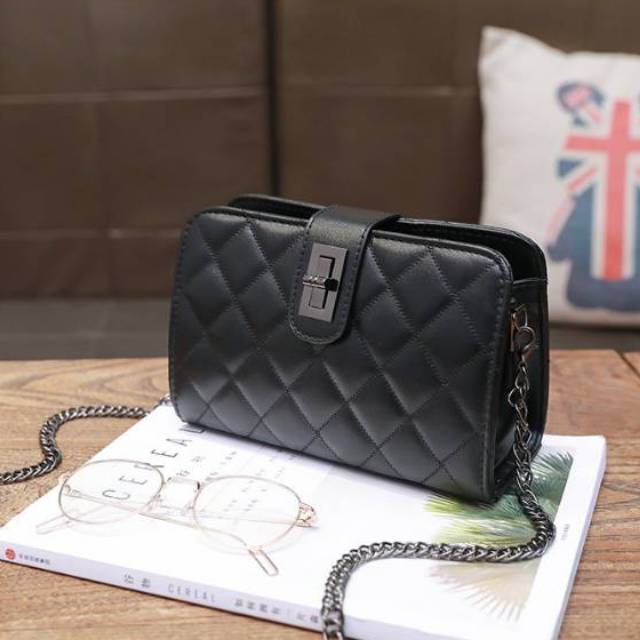 Tas Selempang cewek / Tas surabaya / Tas import batam