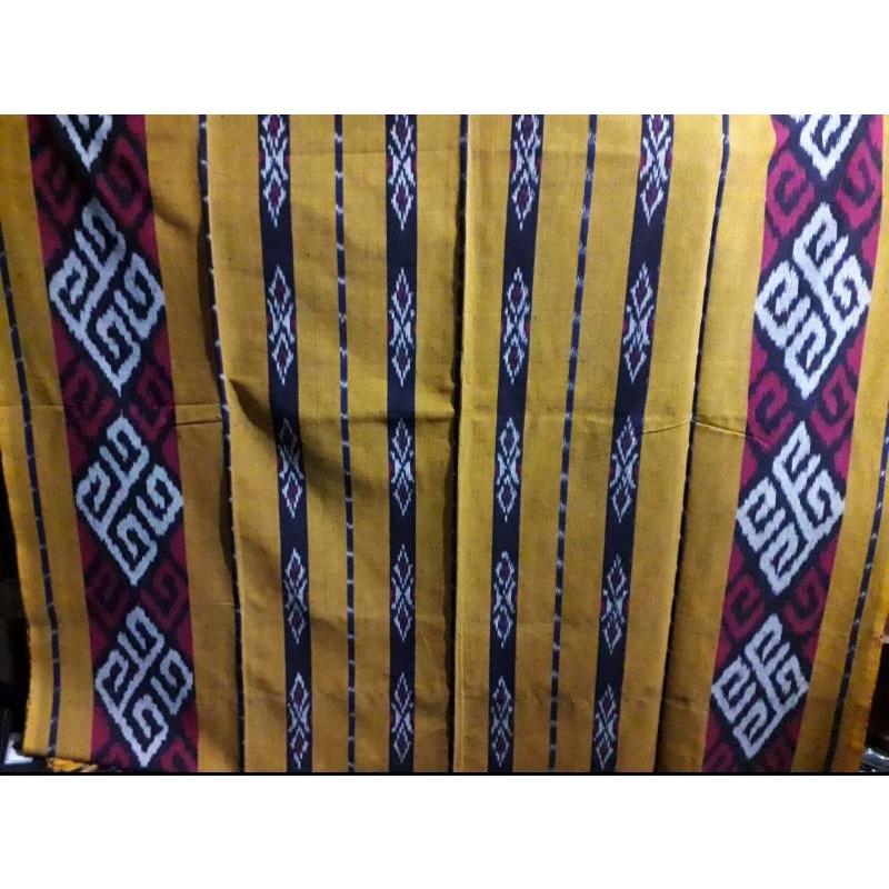 kain tenun lombok