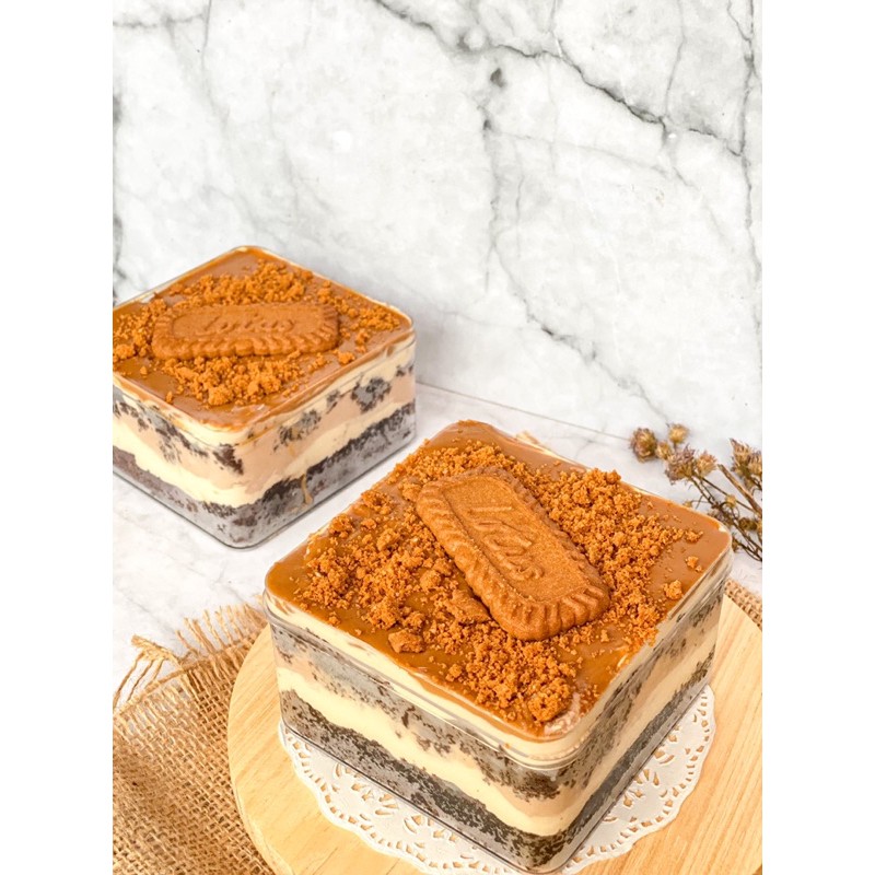 

lotus premium dessert box