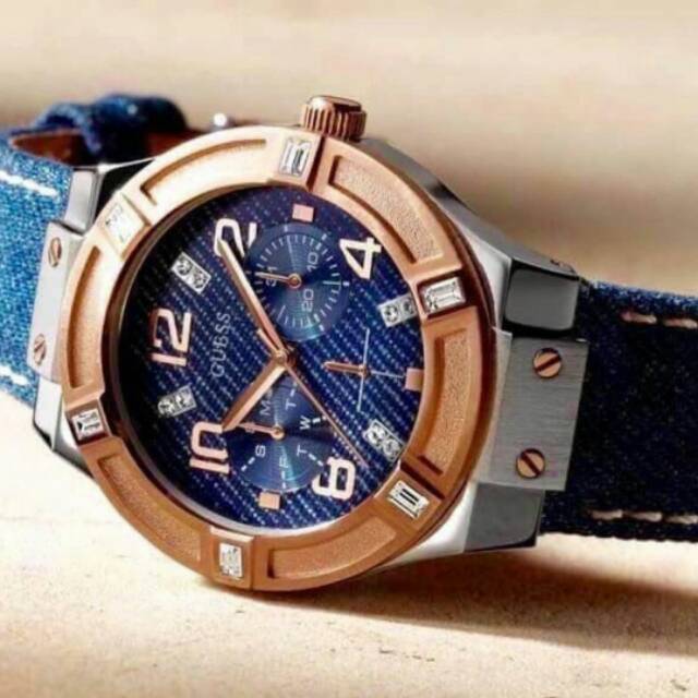 Jam Tangan Wanita W0289L1 Original 
Spesifikasi :
Brand : Guess
Type : W0289L1
Gender