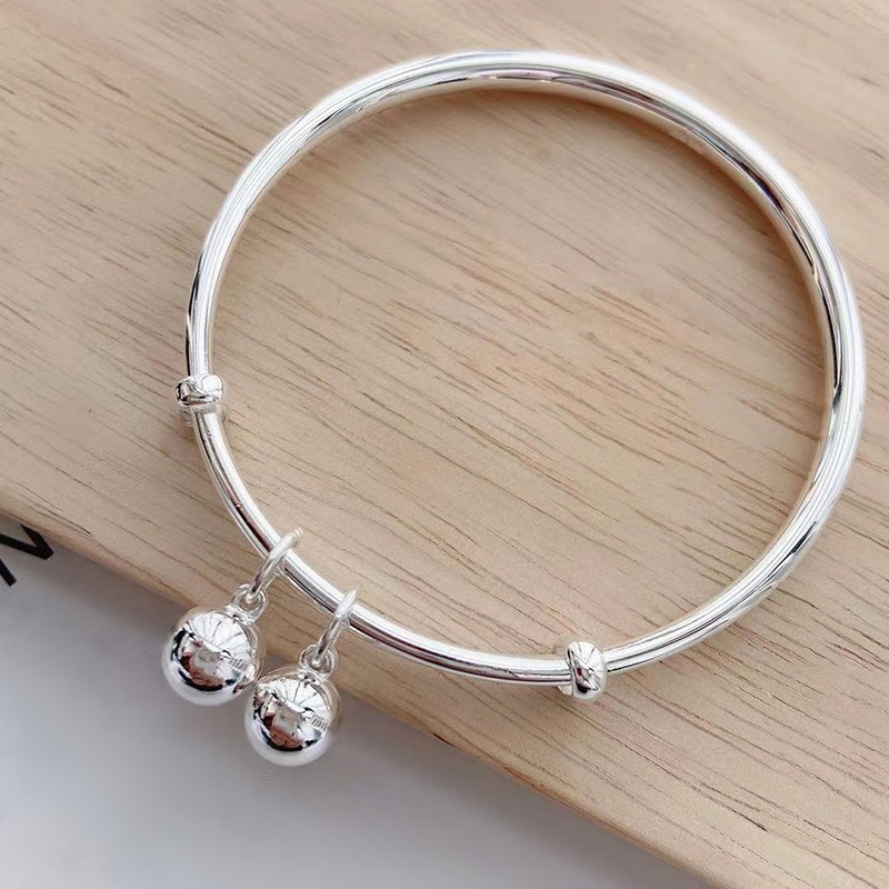 Gelang Bangle Adjustable Warna Silver Dengan Lonceng Untuk Wanita