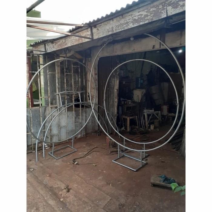 Ring Backdrop Besi Single