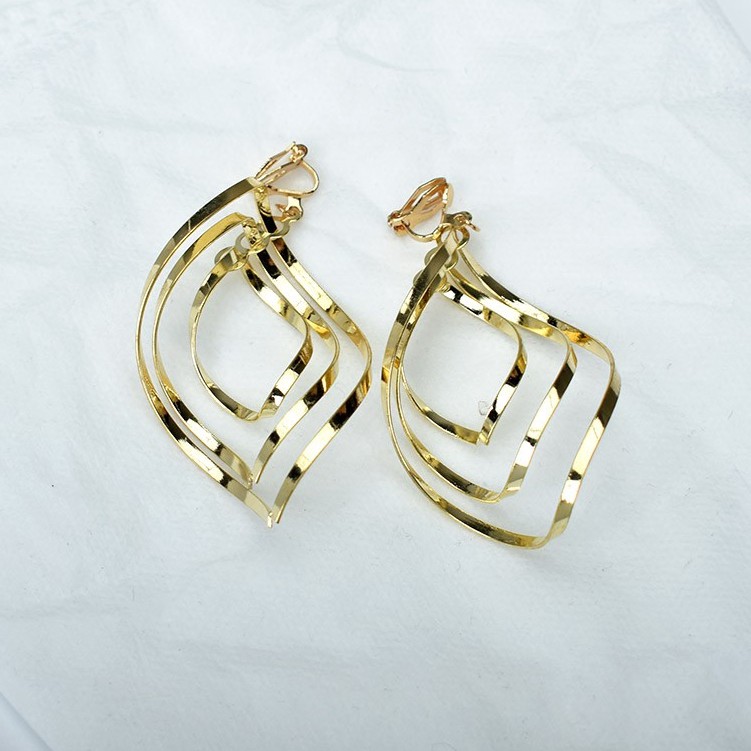 Anting Klip On Tanpa Tindik Desain Geometri Hollow Besar Untuk Wanita