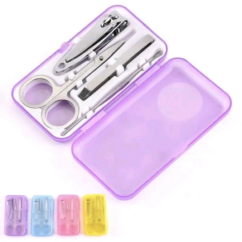 Gunting kuku Set 4 in 1/korek Kuping/Jepitan bulu/Menicure set 4 in 1