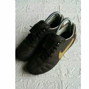 Sepatu Bola Second Original, Nike 10R Size 41
