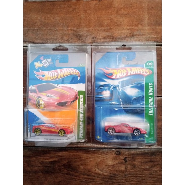 Hot wheels ferarri scudaria dan enzo ferarri variant red seat