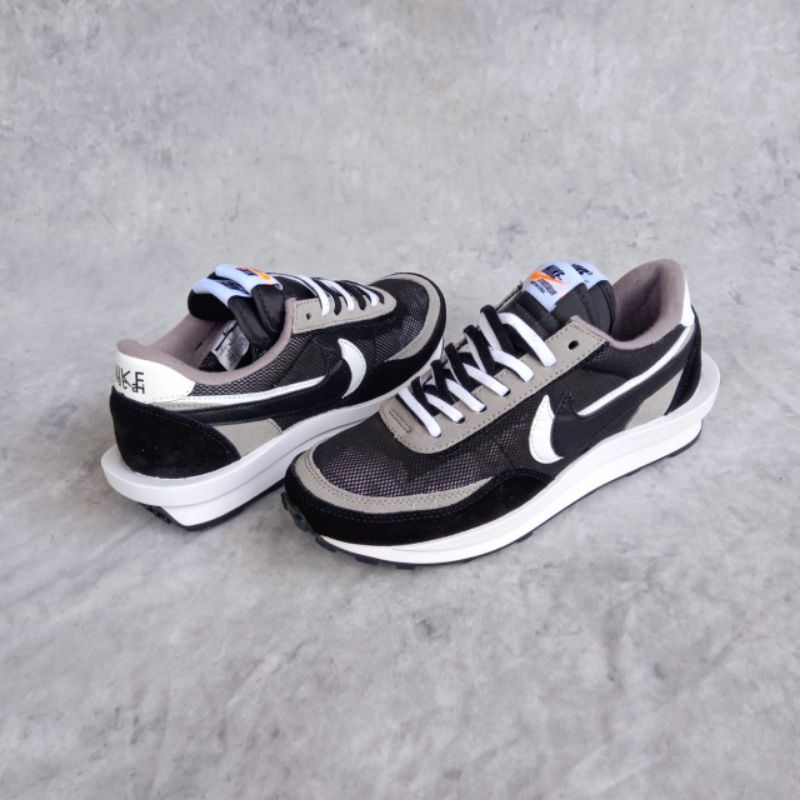 NIKE SACAI BLACK WHITE GREY