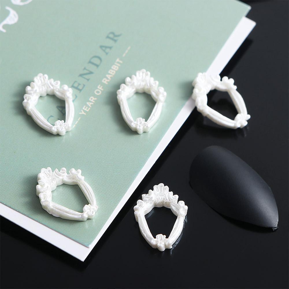 Mxbeauty Perhiasan Nail Art 3D DIY Retro Gaya Perancis Resin Hollow Ukir Nail Art Charms