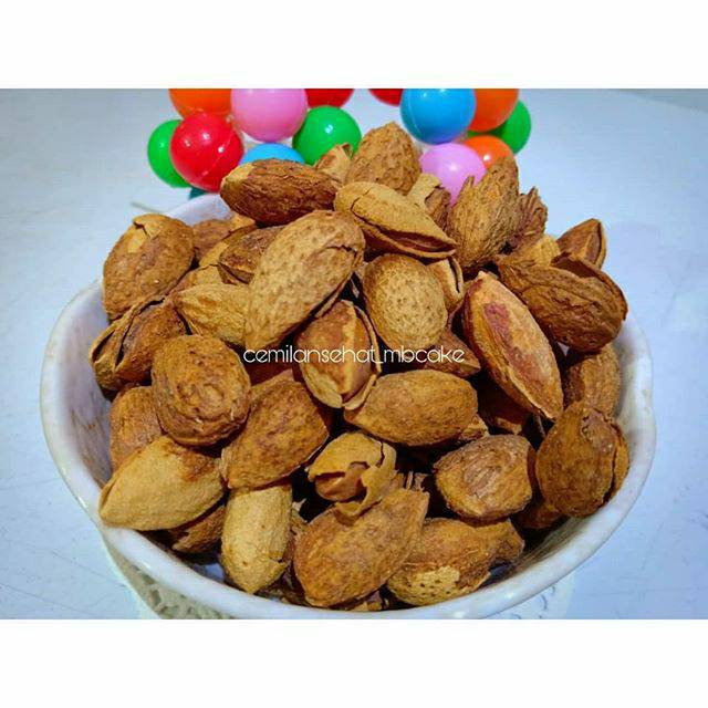 

Kacang Almond Panggang