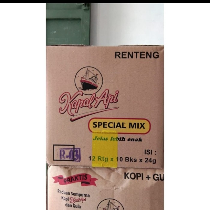 

Kopi kapal Api Spesial Mix 1 Dus isi 12 Renteng@10 Sachet