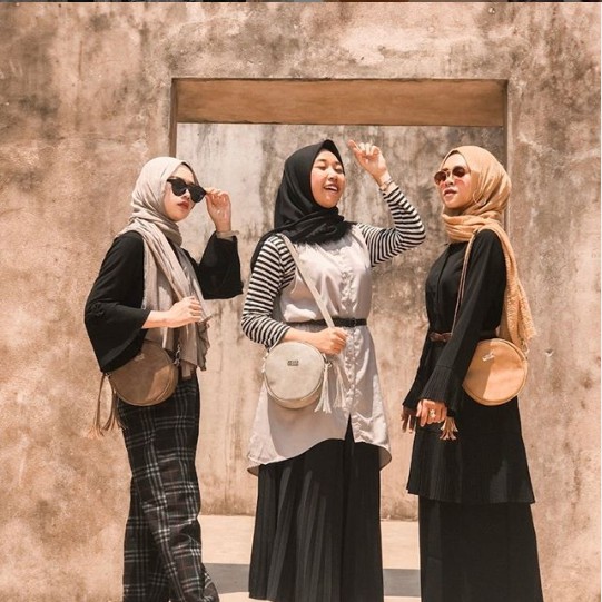 Tas Selempang Annora Rumah warna