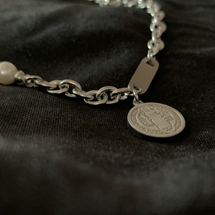 Pearl Round Necklace Simple Retro Pendant Titanium Steel Chain