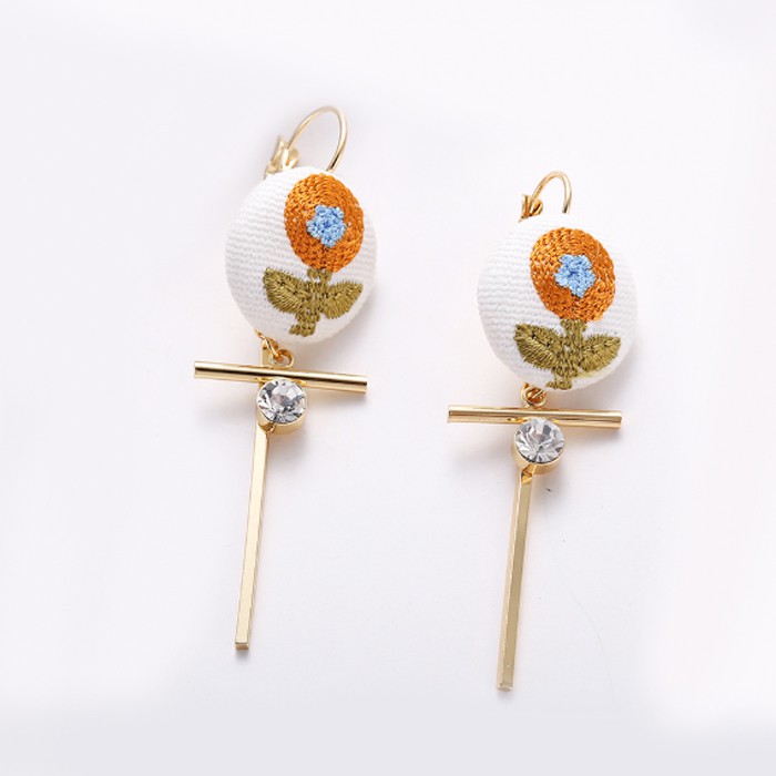 Anting Korea Embroidery Ball Diamond