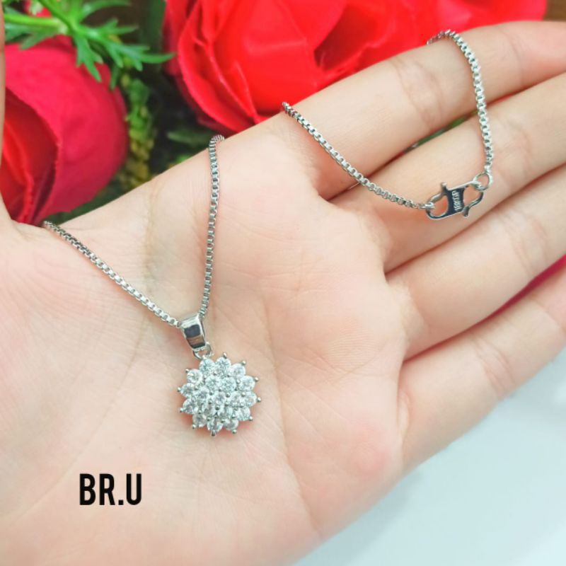 Perhiasan wanita Kalung Titanium liontin Full permata anti Karat lapis emas 22k