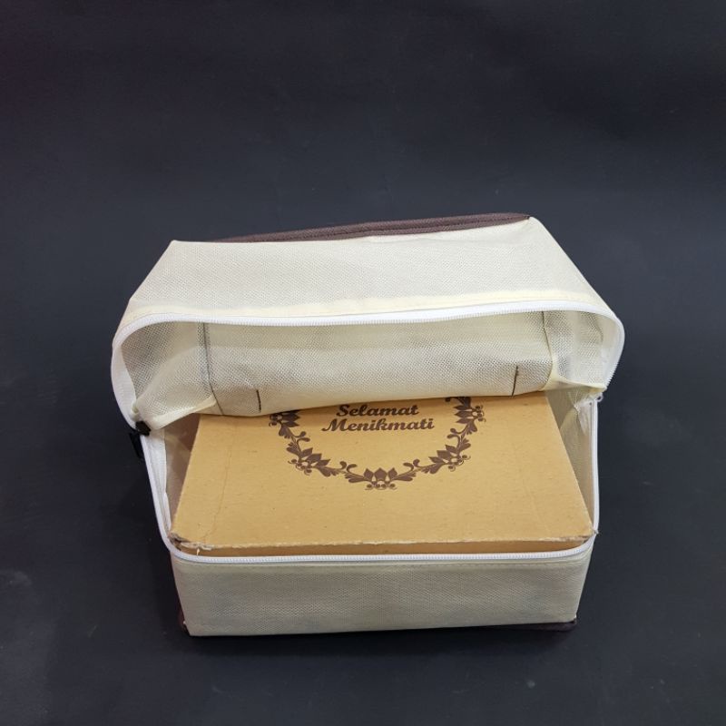 

TAS KAIN DUS NASI /BENTO ZIPPER CREAM 1PCS