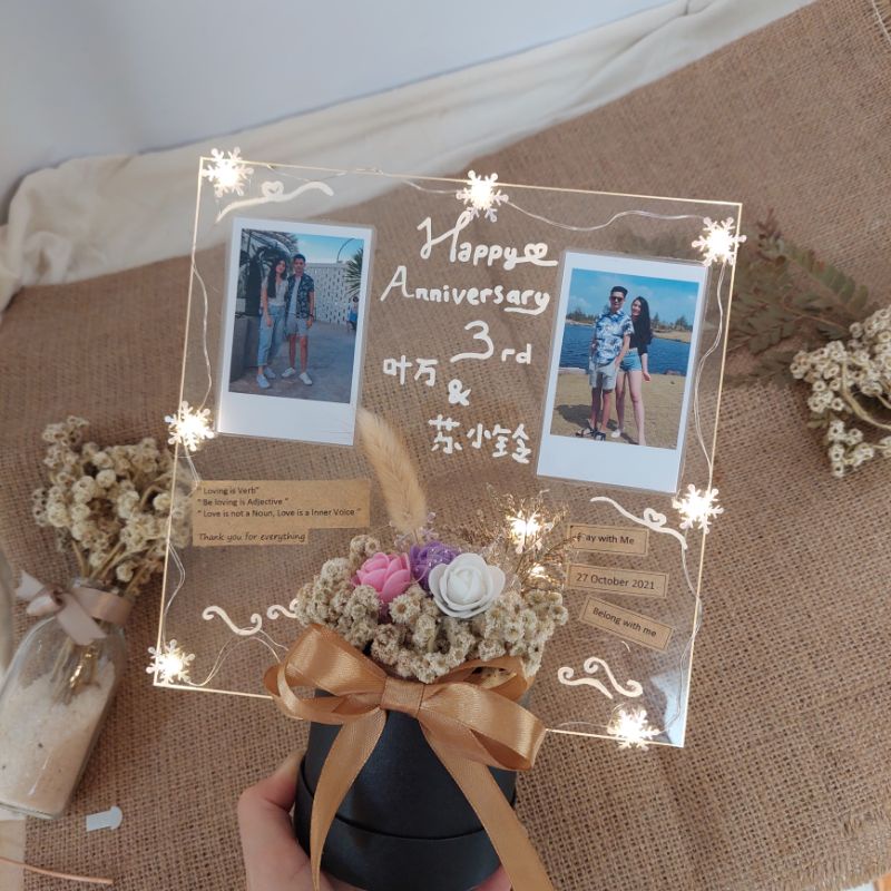 

PO MAX 3-4 HARI || stand acrillic akrilik hiasan kenangan hadiah gift foto polaroid custom