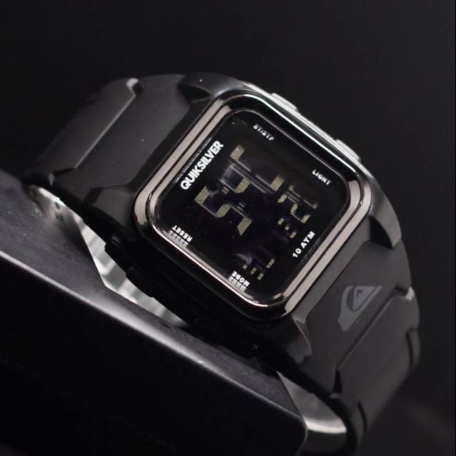 JAM PRIA DIGITAL KOTAK QUIKSILVER (BLACK)