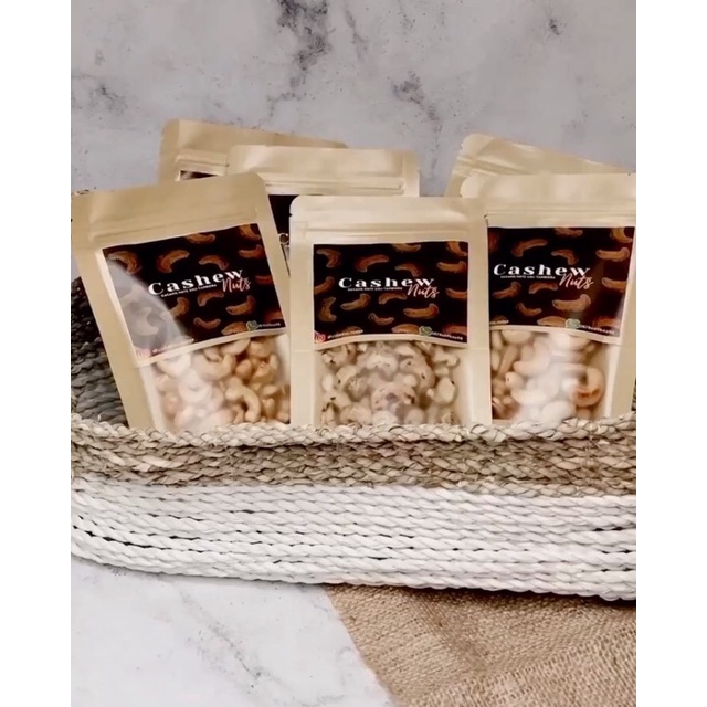 

KACANG METE berat 500gr - 1000gr