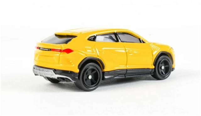 Tomica Reguler 16 Lamborghini Urus Yellow TAKARA TOMY Original