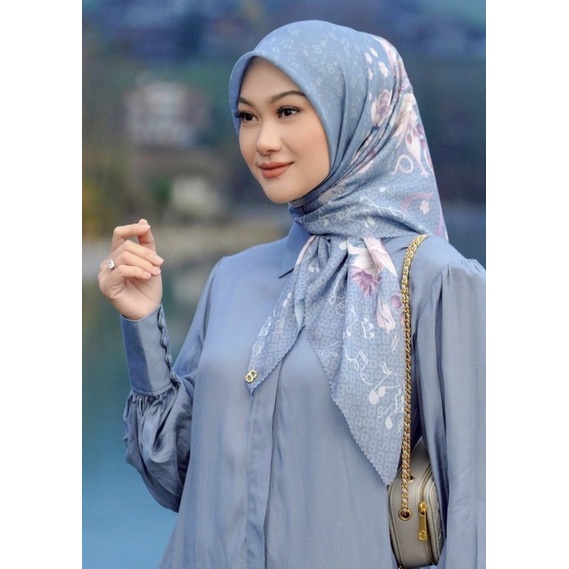 buttonscarves nada series cis