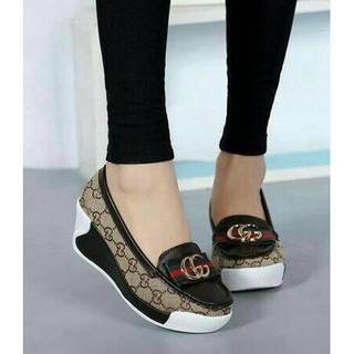 40 Trend Masa Kini Sandal  Pria  Gucci