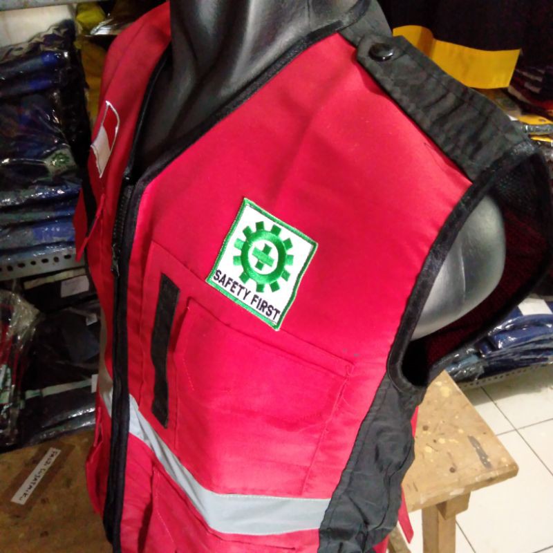 ROMPI SAFETY BAHAN TASLAN FREE LOGO K3 BENDERA MODEL MERAH HSE RESLETING