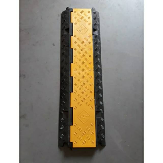 Cable Protector 3 Line pelindung kabel spead bump