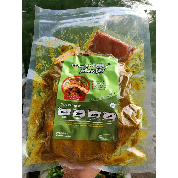 ingkung ayam laos/ayam utuh ungkep/ayam bumbu laos