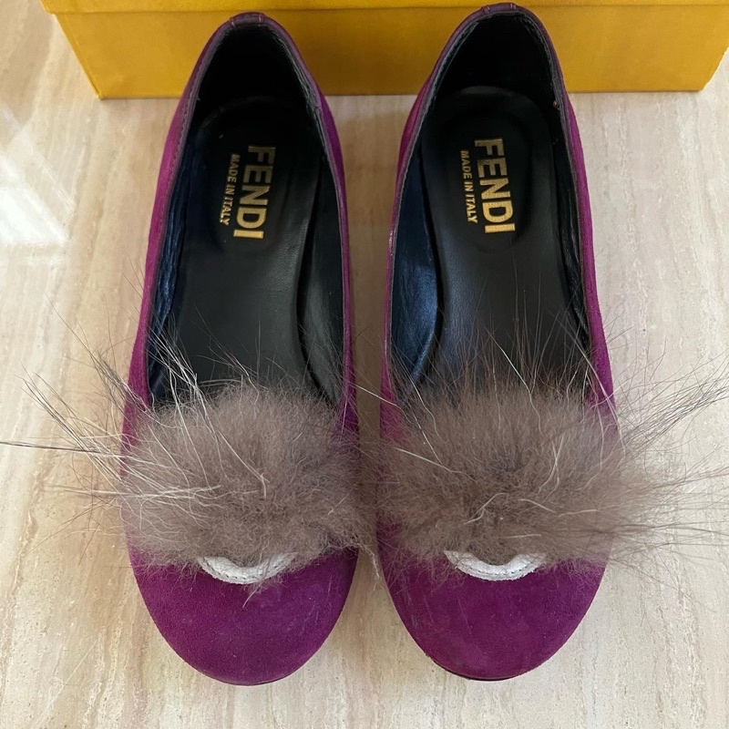 Preloved Fendi Kids Shoes Sepatu Anak Cewek Perempuan Monster Eye Fur Sz 33