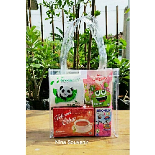 

Tas Parcel Natal Spesial Harga Promo (Ready Stok 0,20) size 20*10*20
