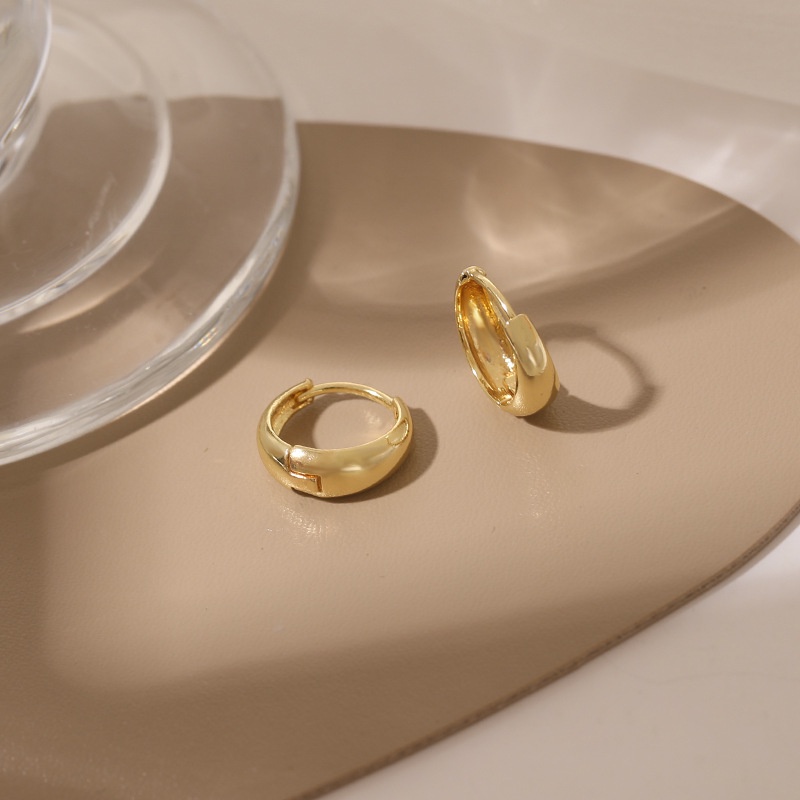 2022 Anting Hoop Bahan Metal Gaya Korea Klasik Untuk Wanita