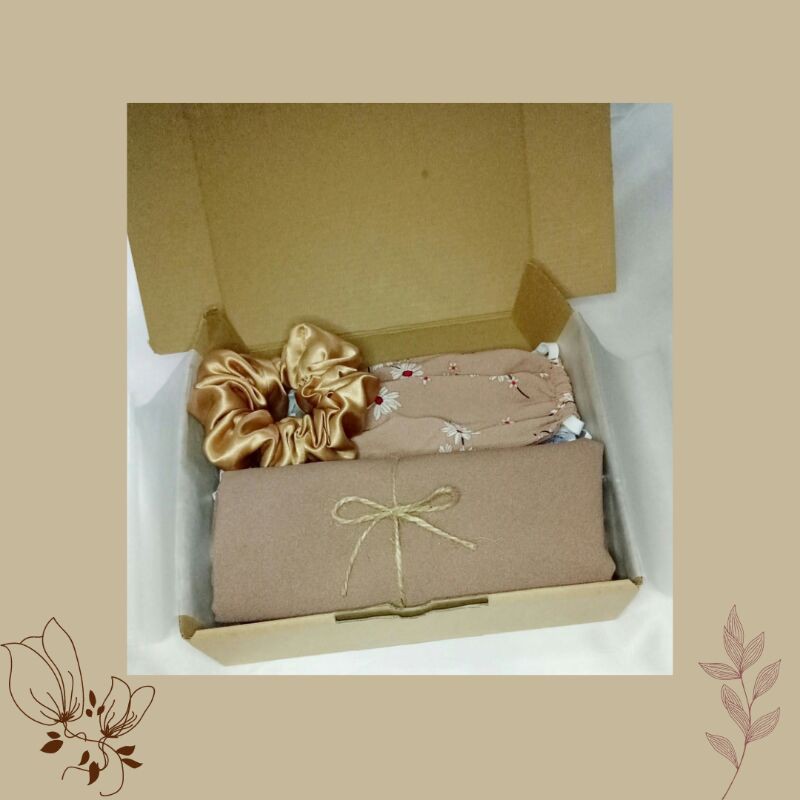

GIFT BOX HIJAB/BIRTHDAY/GRADUATION/ANNIVERSARY/HAMPERS/KADO/HADIAH/BINGKISAN/CUSTOM
