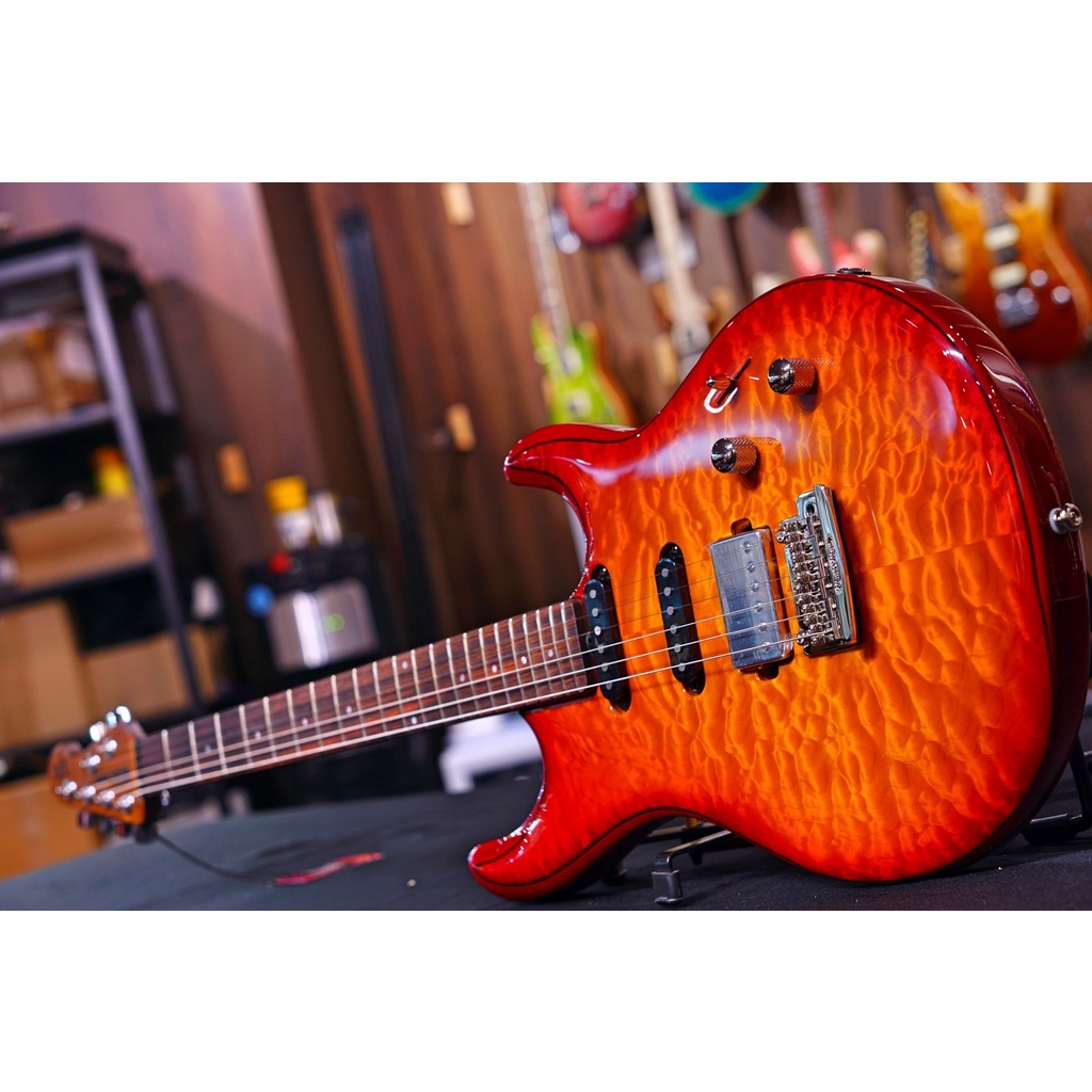 Ernie Ball Music Man Luke III HSS - Cherry Burst Quilt G98336